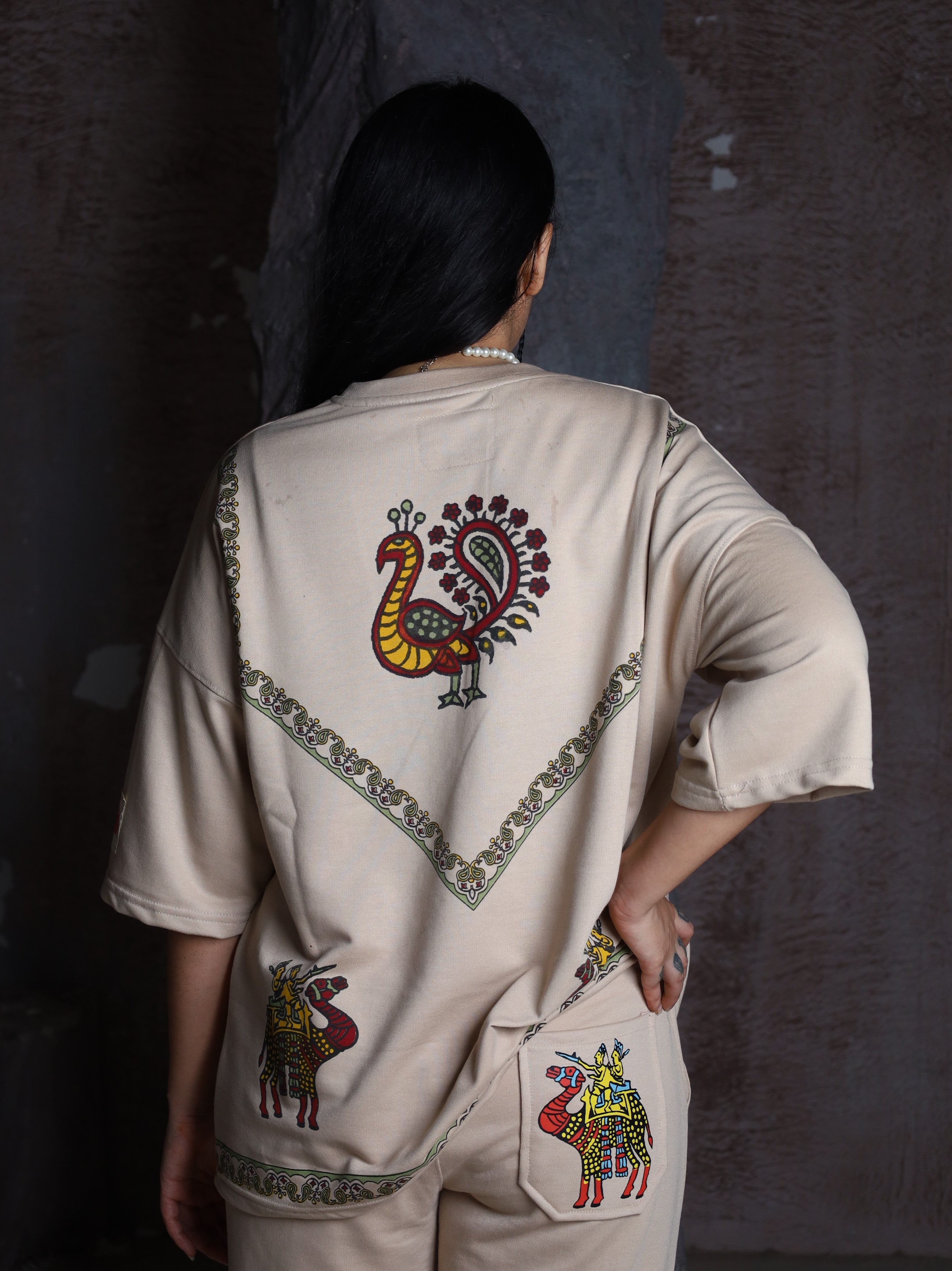 قدیم پتھر | Tee