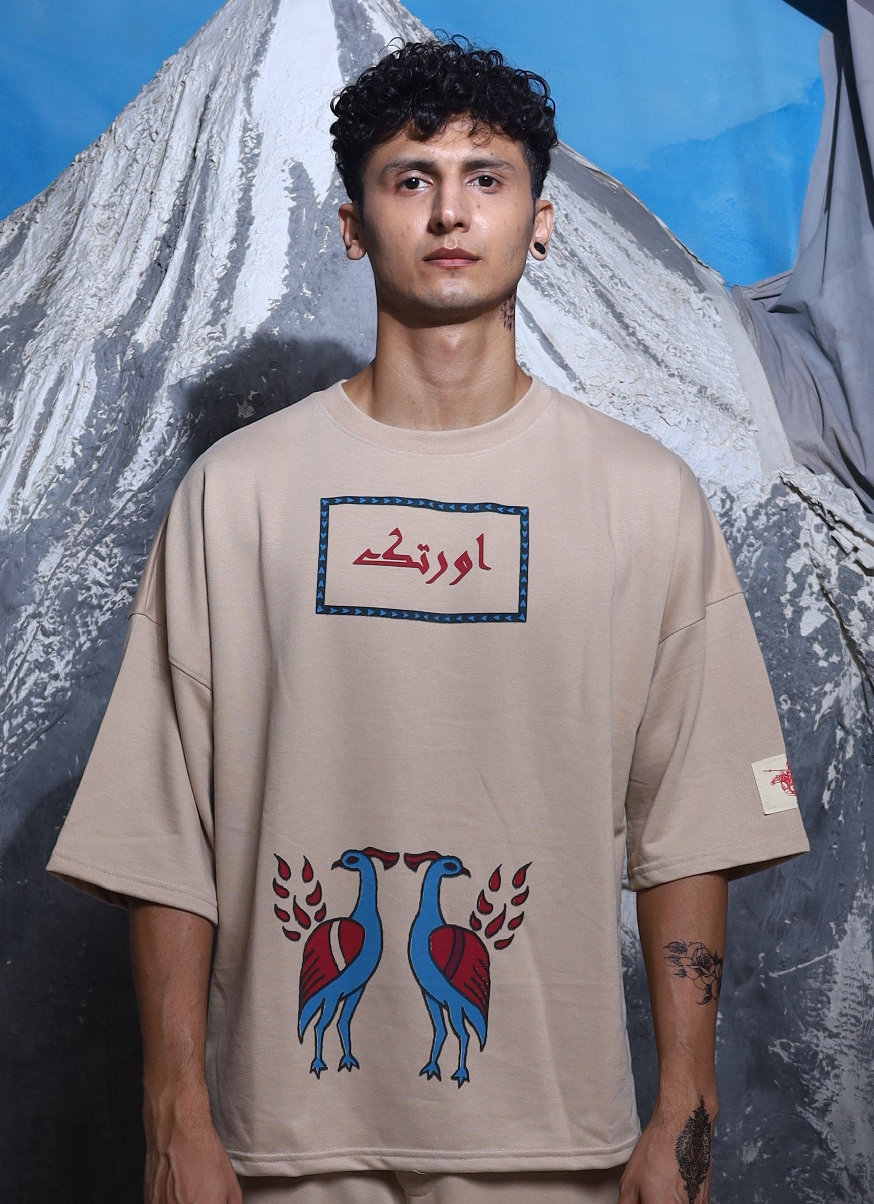 قدیم پتھر | Tee