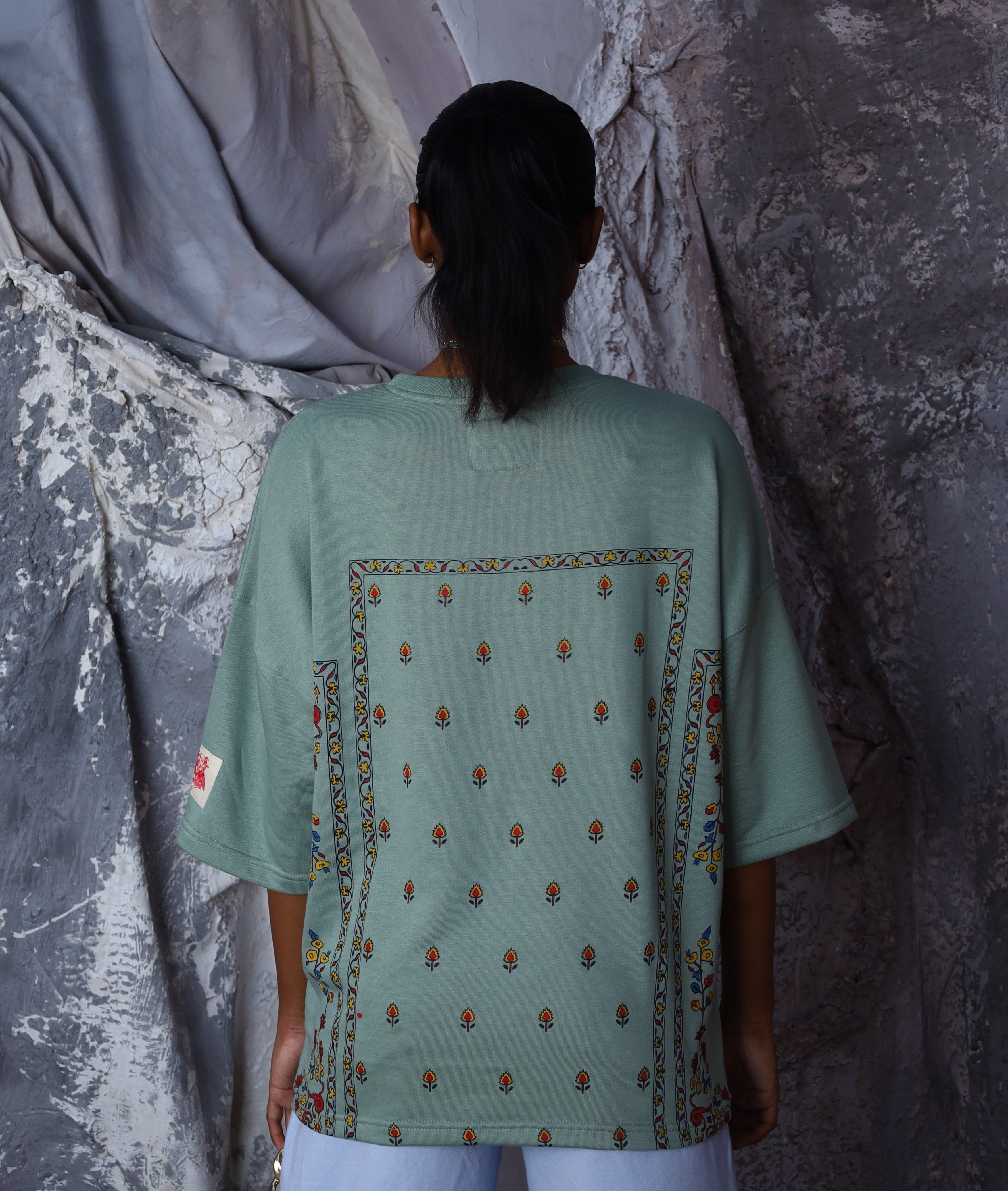 دھندلا شیشہ | Tee