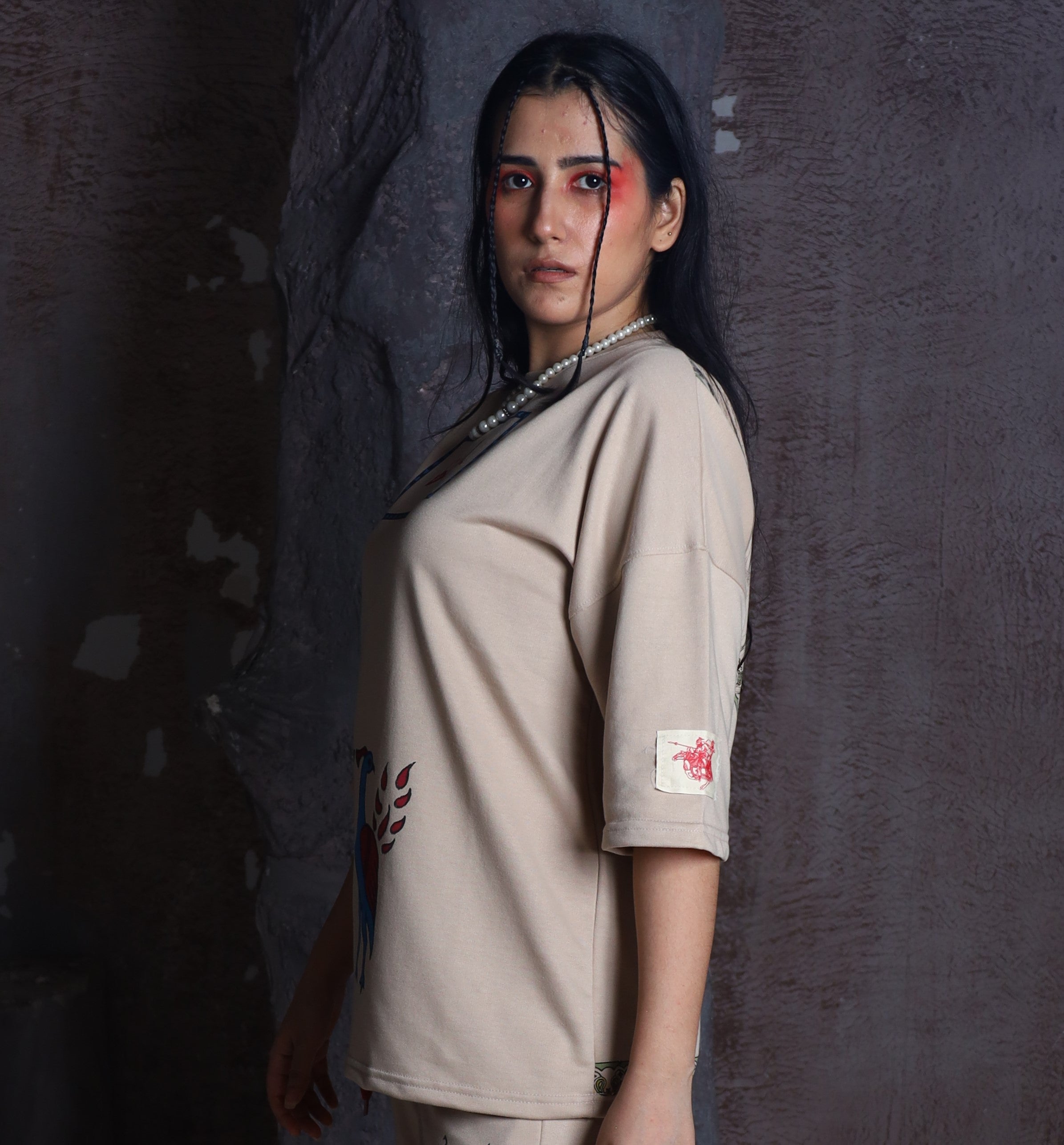 قدیم پتھر | Tee